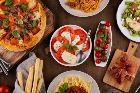 The Ultimate Guide to Italian Cuisine: From Pizza to Gelato